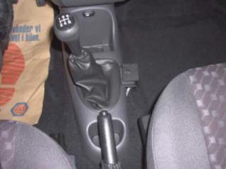 Brodit ProClip 830515, Mittelkonsole f�r Mazda Premacy (Bj. 2000-2004, Lenkrad links) Bild 4