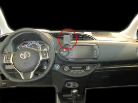 Brodit ProClip 855040, Armaturenbrett, Mitte für Toyota Yaris (Bj. 2015-2020, Lenkrad links)