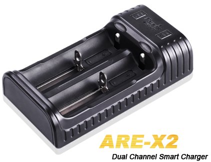 Fenix ARE-X2 Zweischacht-Ladegerät für NiMH und NiCd Akkus: AA, AAA LiIon Akku: 10440, 14500, 18650, 26650