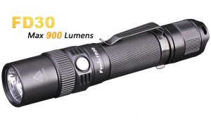 Fenix FD30 - Fokussierbare LED Taschenlampe mit 900 Lumen