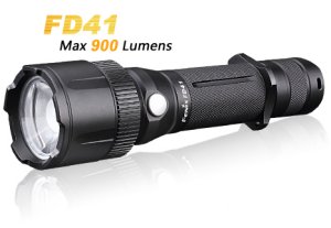 Fenix FD41 inkl. USB aufladbarem 2600mAh Akku - fokussierbare Taschenlampe mit 900 Lumen