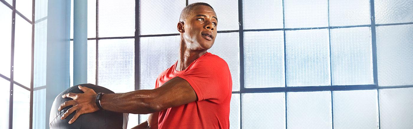 Garmin vivosmart HR+ beim Sport Tragen Sie die neune Garmin vivosmart HR+ beim Sport und Fitness