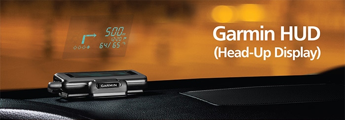 Garmin HUD auf dem Armaturenbrett Garmin HUD im Auto mit Projektion auf die Windschutzscheibe