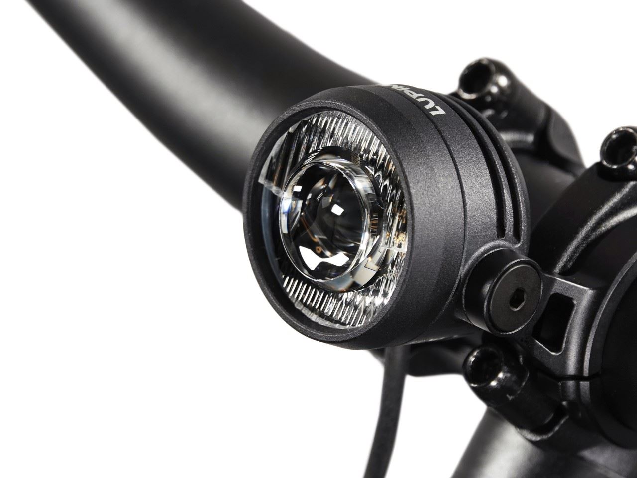 Produktbild von Lupine SL Nano für E-Bikes mit Shimano Motor, E-Bike Beleuchtung mit 600 Lumen Abblendlicht + Lenkerhalter 35mm