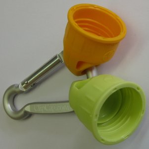 Produktbild von BlueDesert Cap2Go orange/grün - Flaschenhalter mit Karabiner