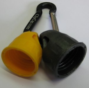 Produktbild von BlueDesert Cap2Go schwarz/orange - Flaschenhalter mit Karabiner